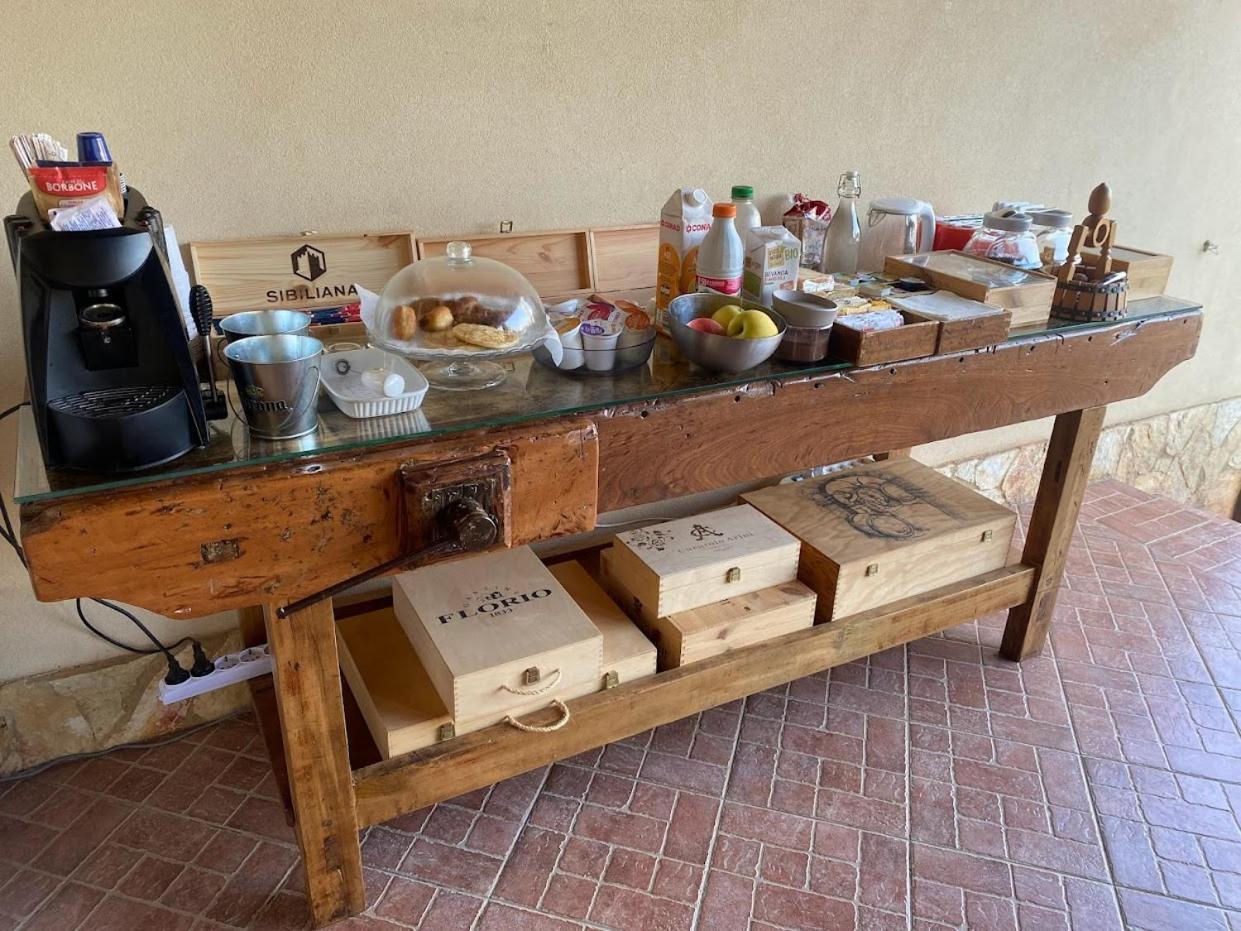 Baglio Olivastro Bed & Breakfast Digerbato Exterior photo